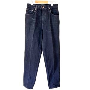 90’s Vintage Levi’s 551 Relaxed Fit Tapered Leg Black Wash Jeans size 6 short